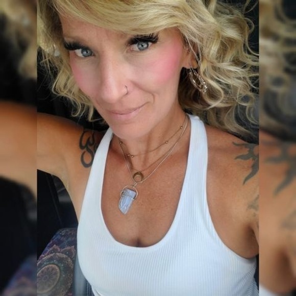 Meet your Posher, Eileen - Picture 1 of 1